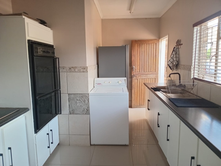 7 Bedroom Property for Sale in Bloemhof North West